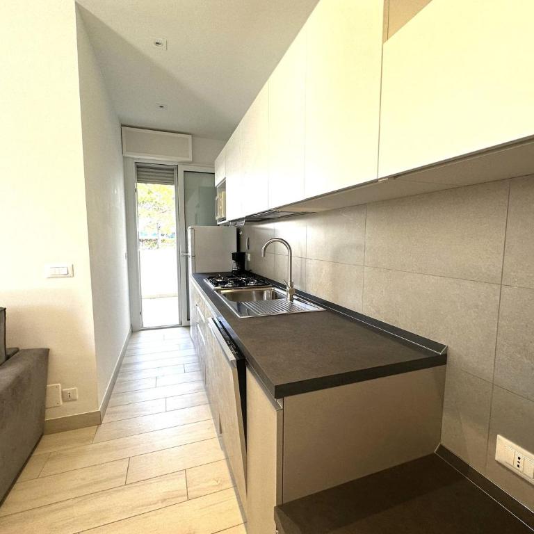 Nice and bright flat with pool - Apartment - 11