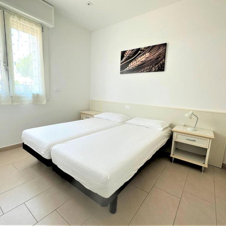 Bright flat with shared pool - Apartment - 5
