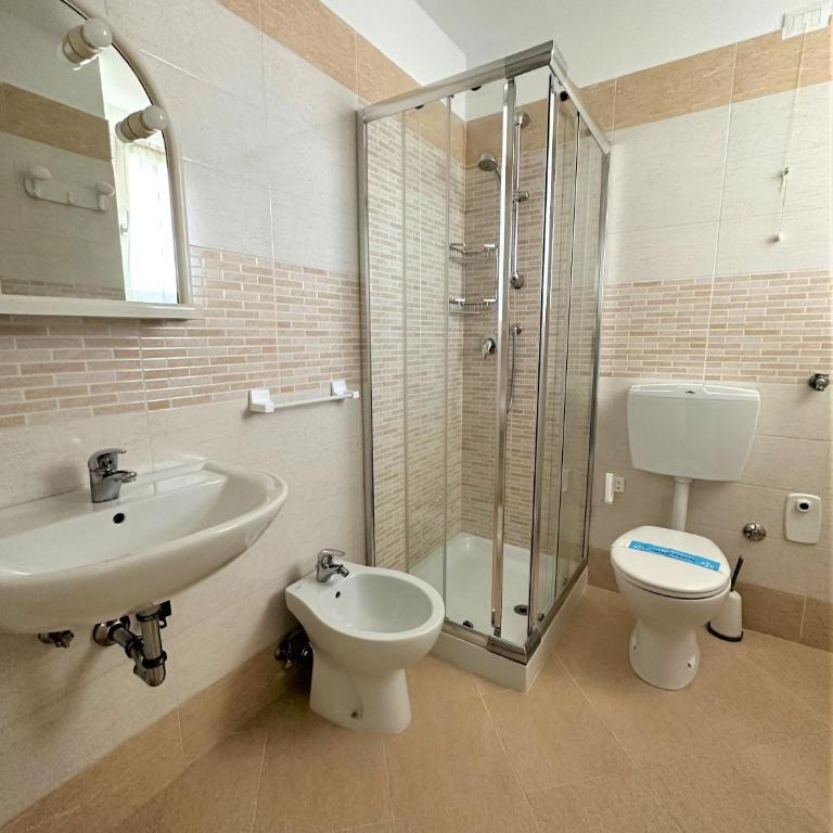 Bright flat with shared pool - Apartment - 8