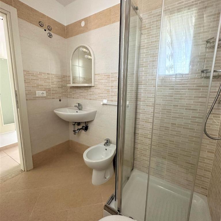 Bright flat with shared pool - Apartment - 9