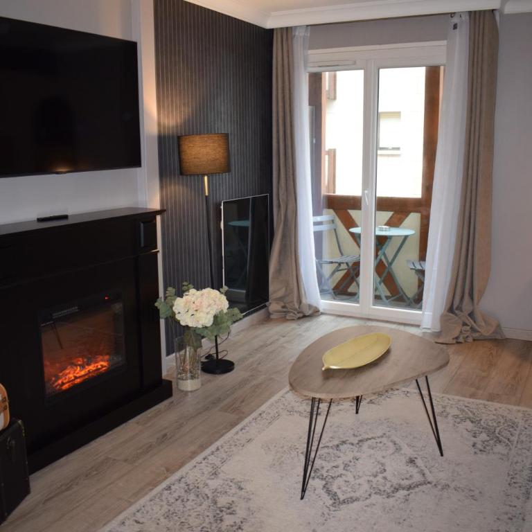 Le Trophée Boutique Hôtel Spa- La Loggia Appart'hôtel - Chambre Signature Lounge Couture - 3