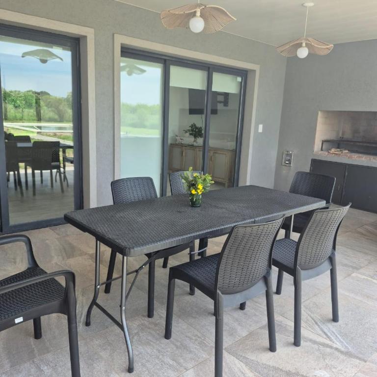 Hermosa Casa De Campo en Mercedes - Casa de 4 dormitorios - 28