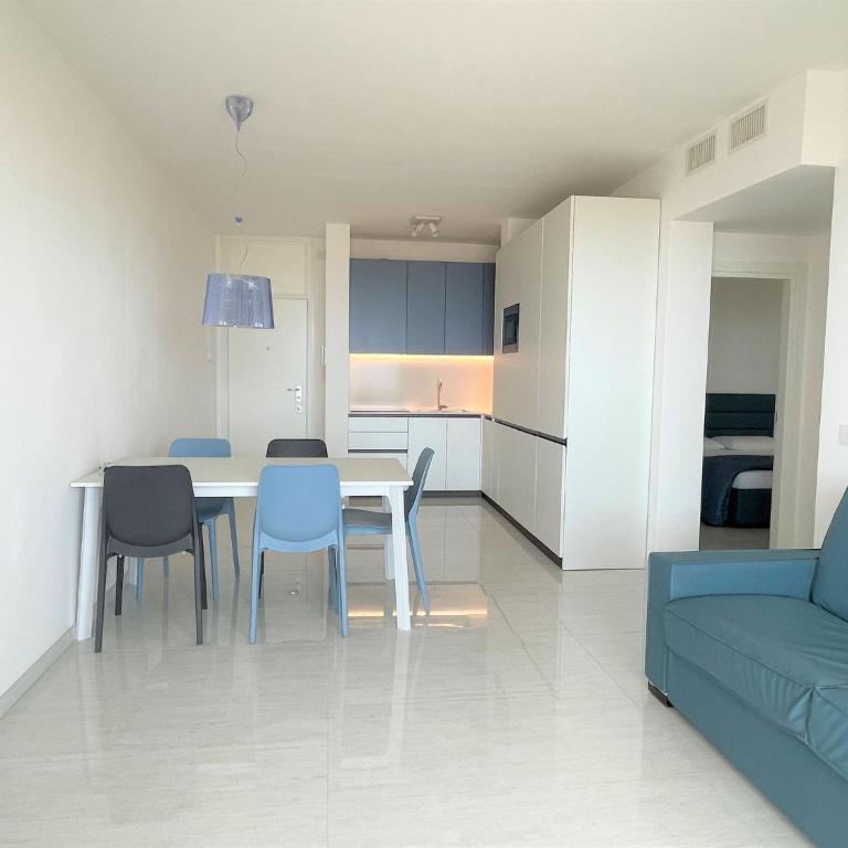 Apartment in a prime seafront location - Apartment - 2