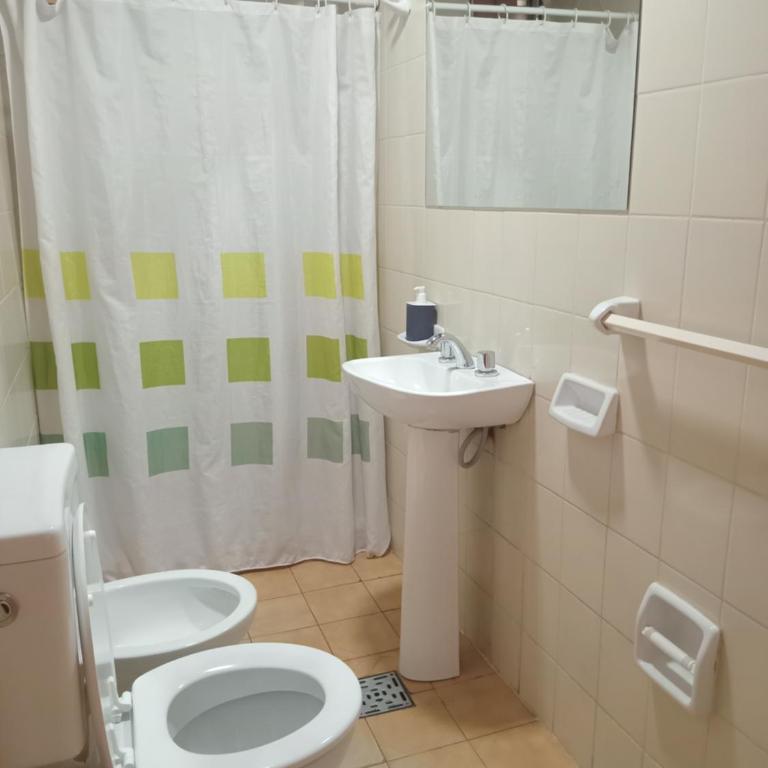 Alquiler por dia - Three-Bedroom House - 4