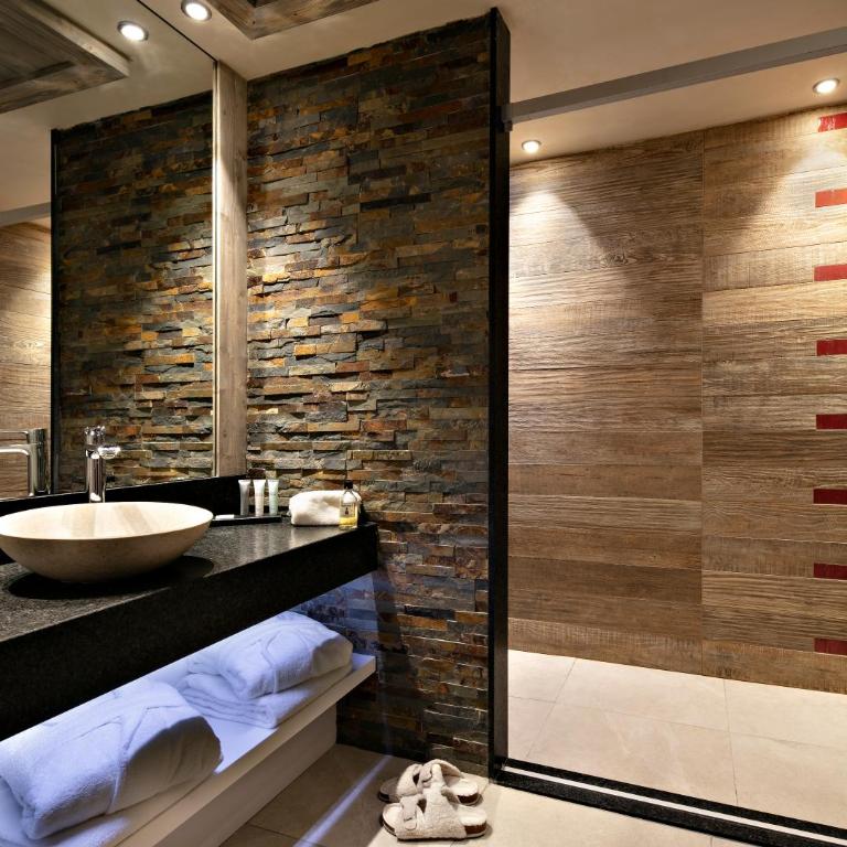 MGM Hôtels & Résidences - Hôtel Les Suites d'Alexane - Suite Familiale - Appartement avec Accès au Spa - 4
