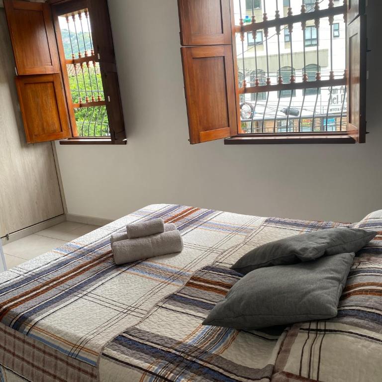 Arboleda de San Antonio Cali - Deluxe One-Bedroom Apartment with City View - 4