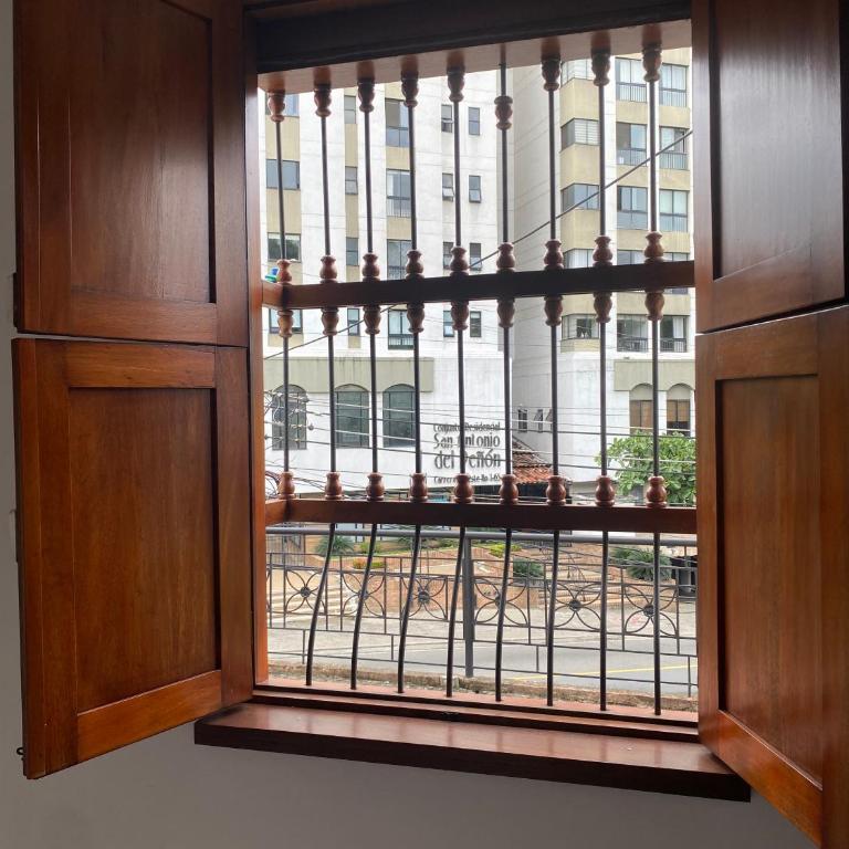 Arboleda de San Antonio Cali - Deluxe One-Bedroom Apartment with City View - 5