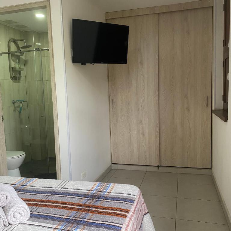 Arboleda de San Antonio Cali - Deluxe One-Bedroom Apartment with City View - 10