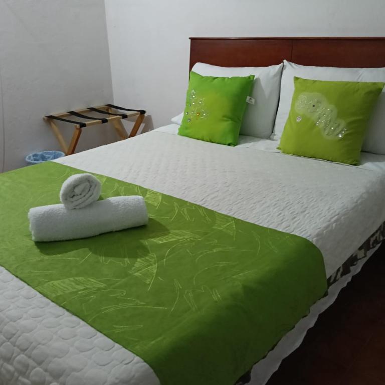 Hospedaje Muiscas - Habitación Doble con baño compartido - 2