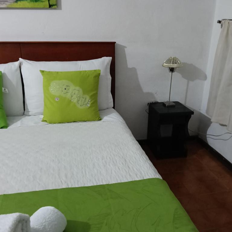 Hospedaje Muiscas - Habitación Doble con baño compartido - 5