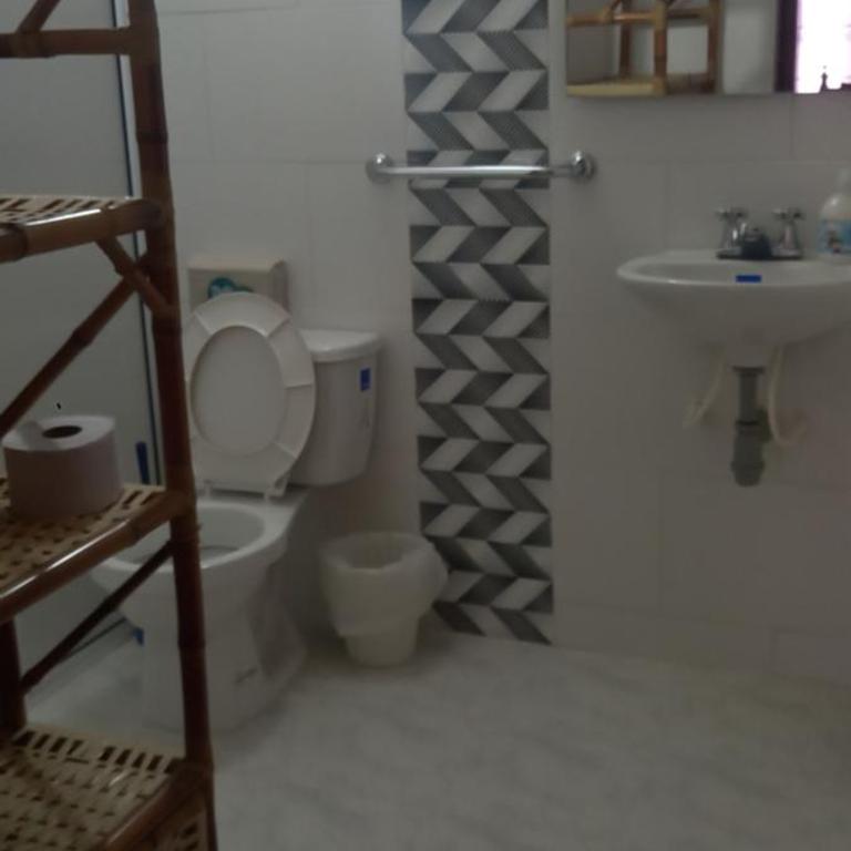 H-OSTELLO LA MERIDIANA - Habitación Doble Económica - 1 o 2 camas - 4