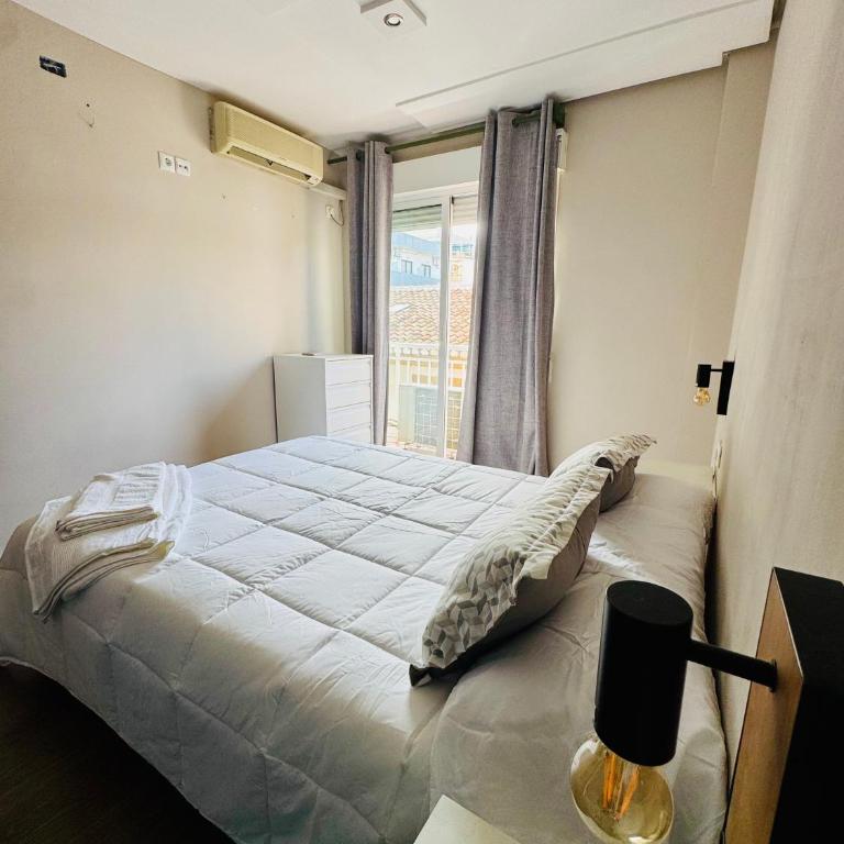 Centro Benidorm, casco histórico y playa 150 m - Three-Bedroom Apartment - 7