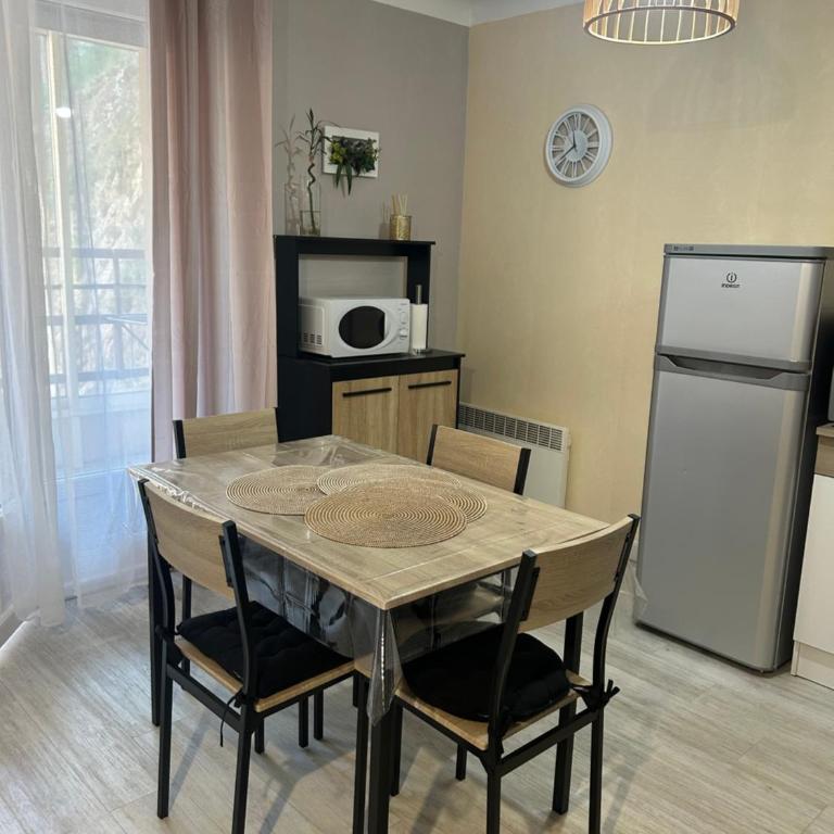 Appartement T2 tout confort Amélie-les-Bains - Appartement 1 Chambre - 8