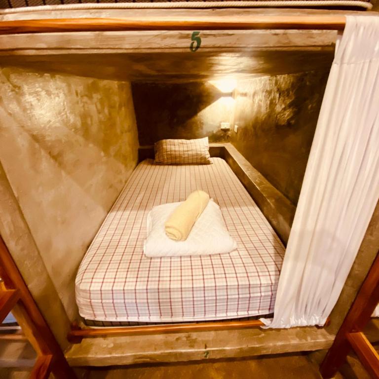 Hermanos Perdidos Surf - Cama en habitación compartida mixta de 6 camas - 6