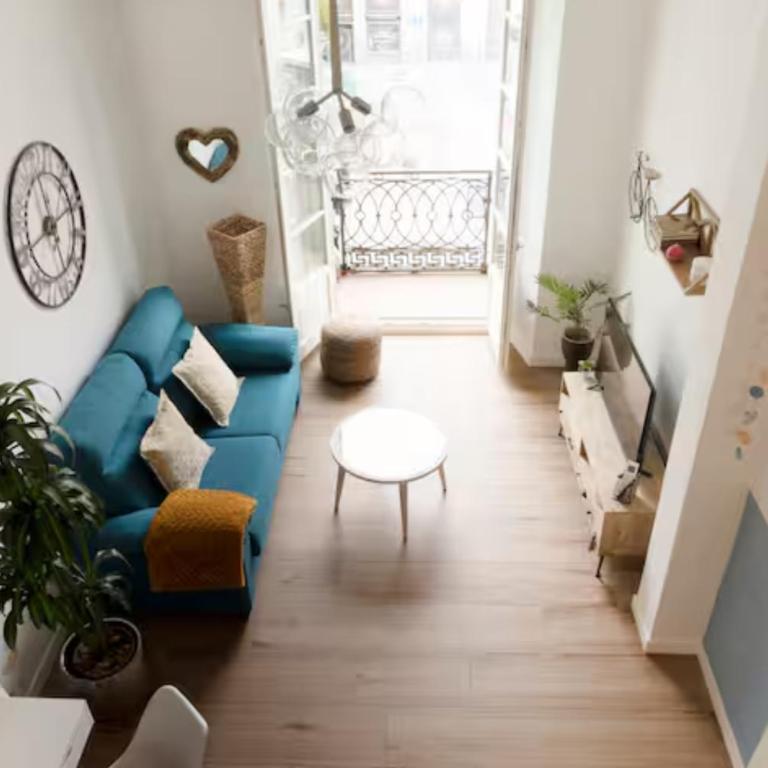 Vistas a Puerta de Sol - One-Bedroom Apartment - 7