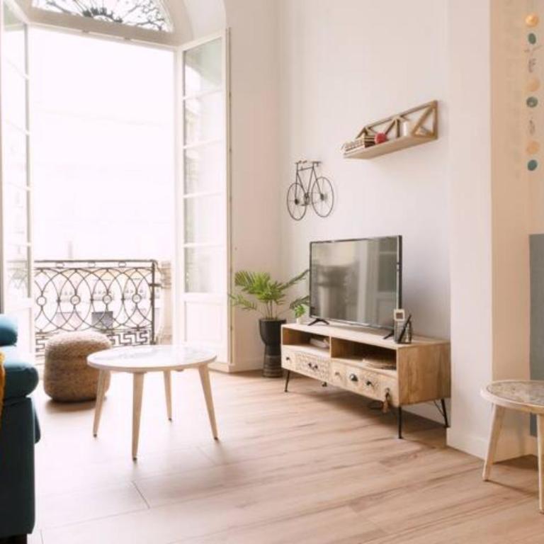 Vistas a Puerta de Sol - One-Bedroom Apartment - 2