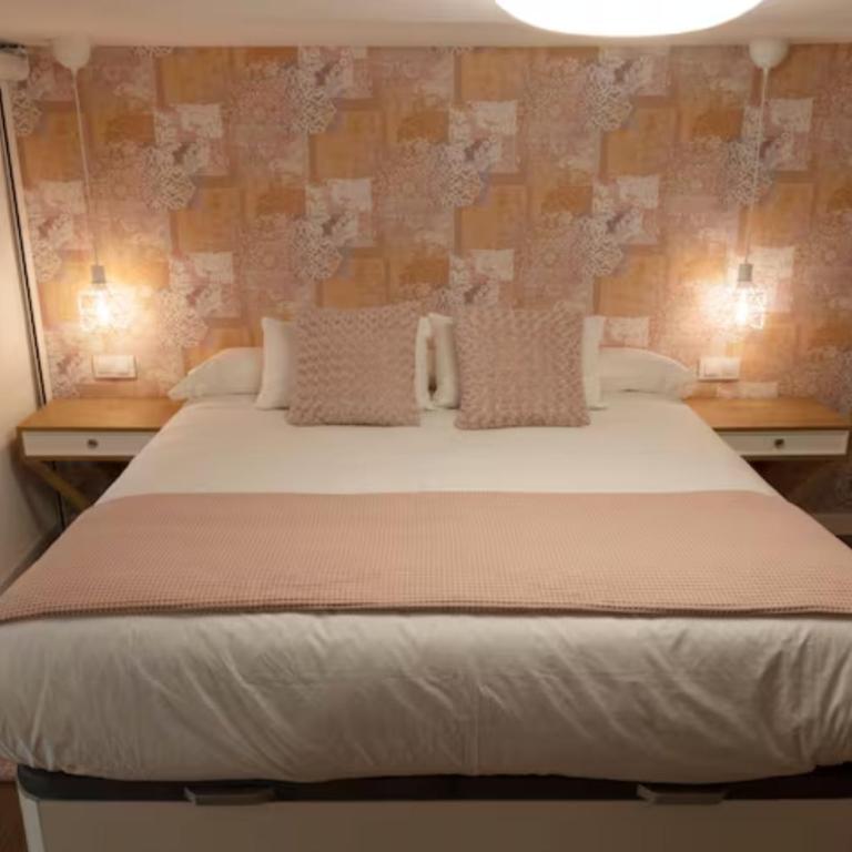 Vistas a Puerta de Sol - One-Bedroom Apartment - 9