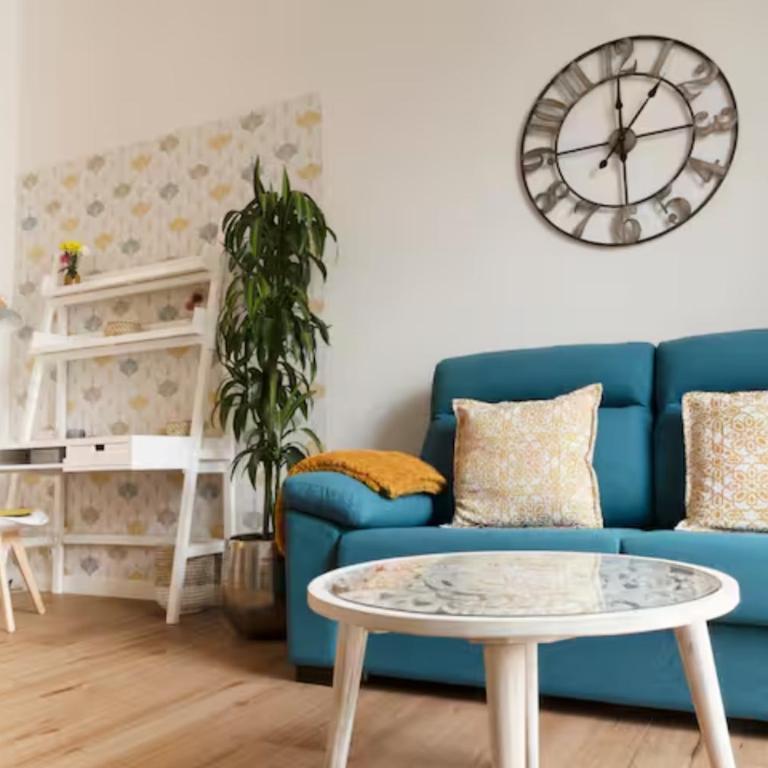 Vistas a Puerta de Sol - One-Bedroom Apartment - 5