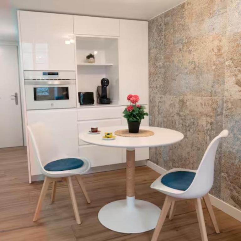 Vistas a Puerta de Sol - One-Bedroom Apartment - 3