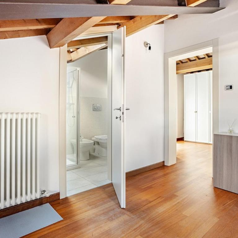 Rifugio d'incanto tra i tetti Estensi - Two-Bedroom Apartment - 15