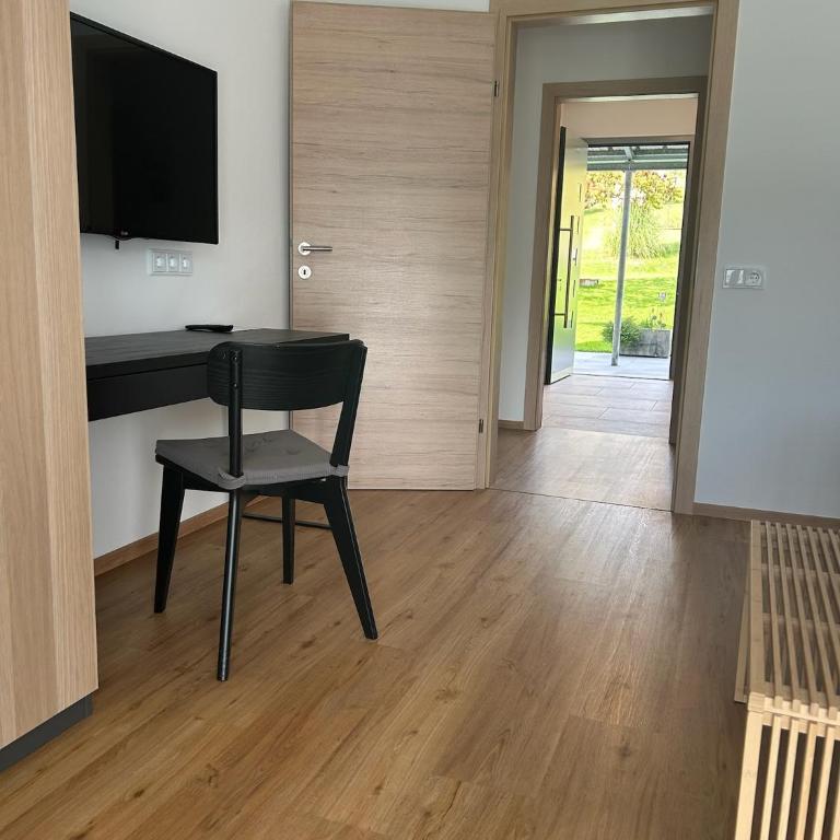 Haus Steinfeld - Apartment mit 1 Schlafzimmer und Balkon - 8