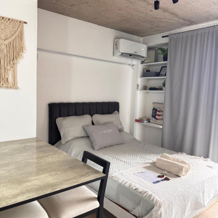 Montevideo Suites con Balcón - Studio Apartment with Queen Bed - 19