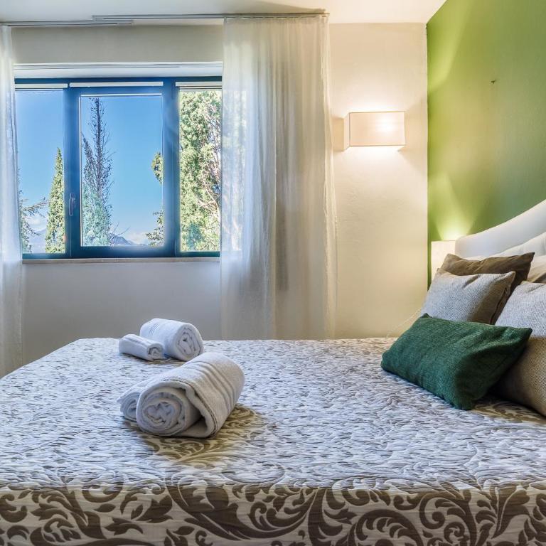 Panoramic Lake View Apartments with Pool & Breakfast - Appartamento Superior con Balcone - 21