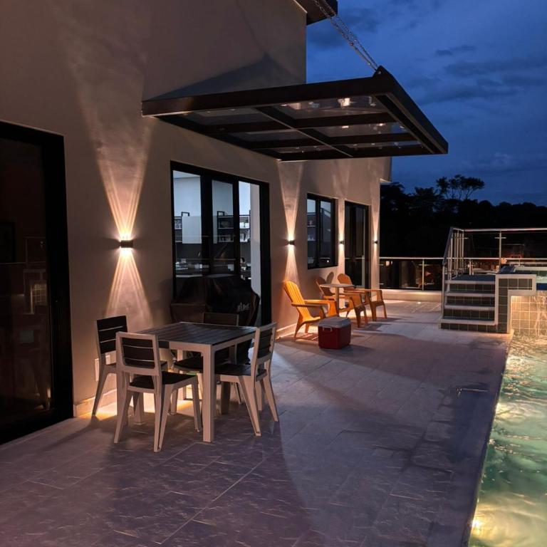 BosqueVivo - Cabaña de lujo con piscina y jacuzzi en Doradal - Casa - 3