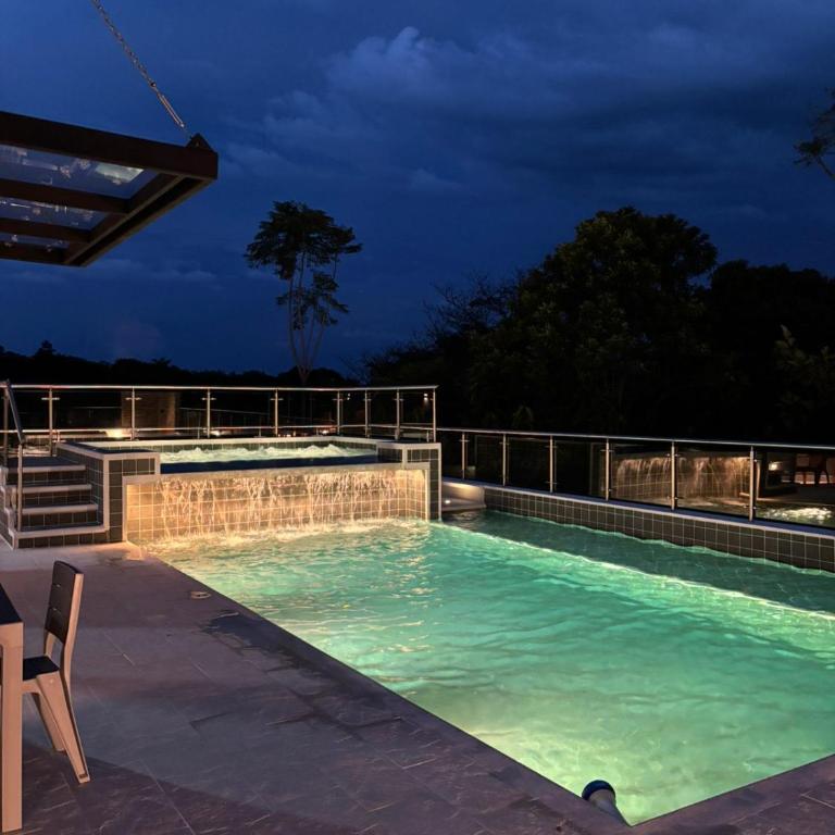 BosqueVivo - Cabaña de lujo con piscina y jacuzzi en Doradal - Casa - 5