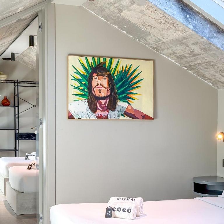 Coeo Hernan Ruiz Rooftop Pool Hostel - 2 Bedrooms with Private Bathroom - 2