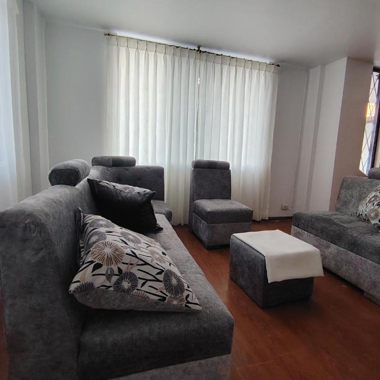 Departamento en zona residencial cerca del centro - Two-Bedroom Apartment - 5