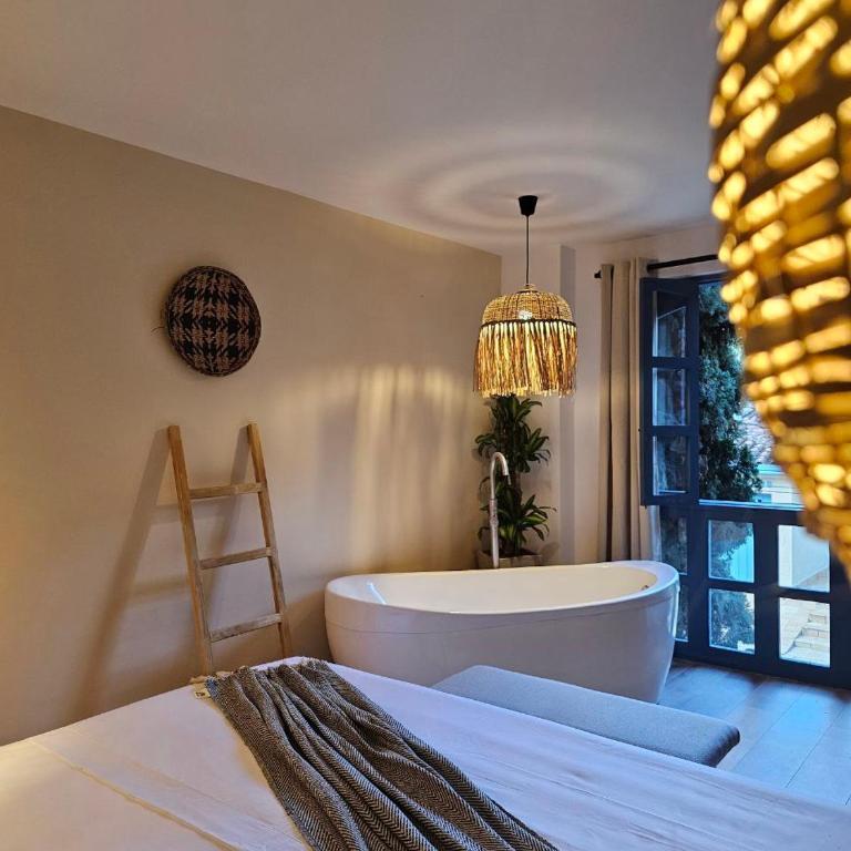 Poblado Luum Boutique hotel - Suite con bañera de hidromasaje - Cama extragrande - 2