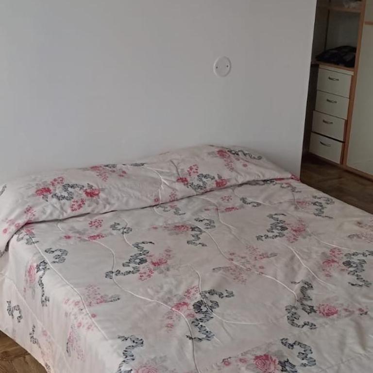 Rentals Temp - Deptos - Three-Bedroom Apartment - 35