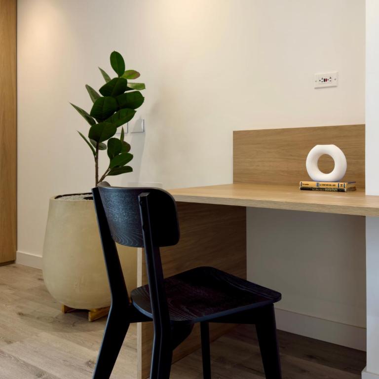 Wynwood House 109 - One-Bedroom Apartment with Balcony - 2