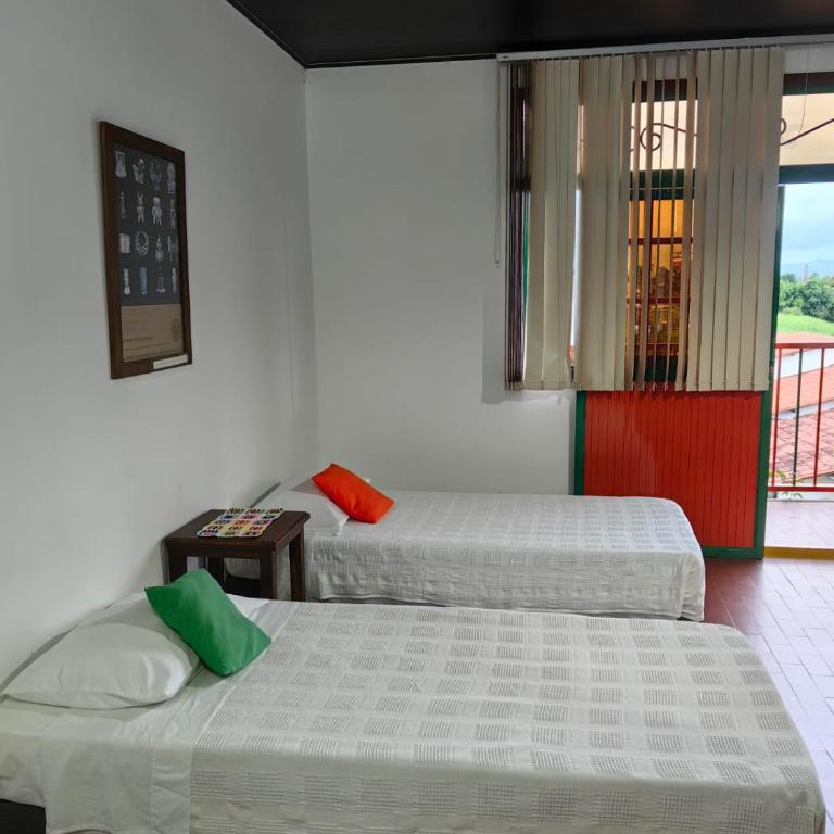 Hotel Veraneras del Quindío - Habitación Familiar con balcón - 3