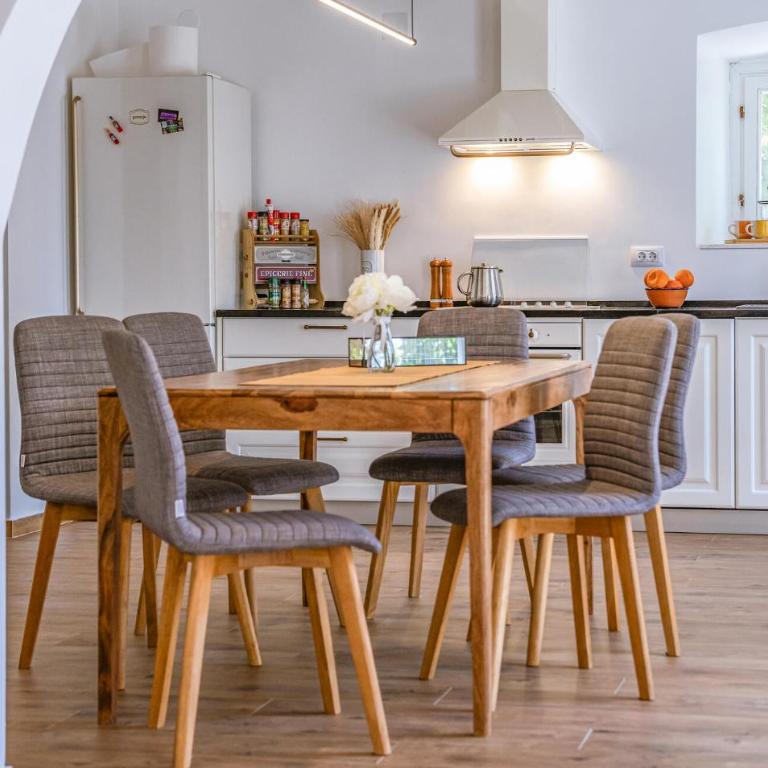 Pet Friendly Home In Herceg Novi - Three-Bedroom Vacation Home - 5