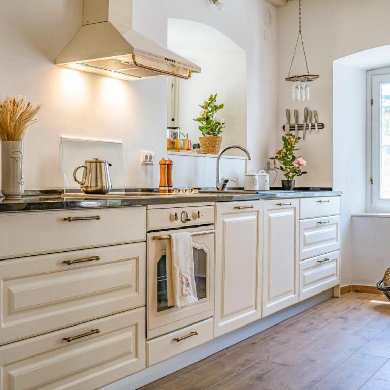 Pet Friendly Home In Herceg Novi - Three-Bedroom Vacation Home - 11