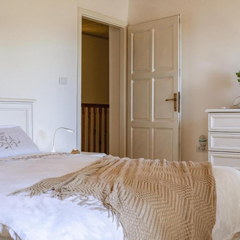 Pet Friendly Home In Herceg Novi - Three-Bedroom Vacation Home - 15