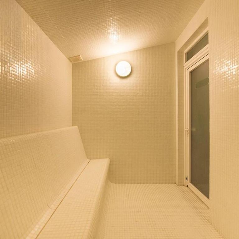 Relaxation and good taste just steps from the sea - Three-Bedroom Apartment - 23