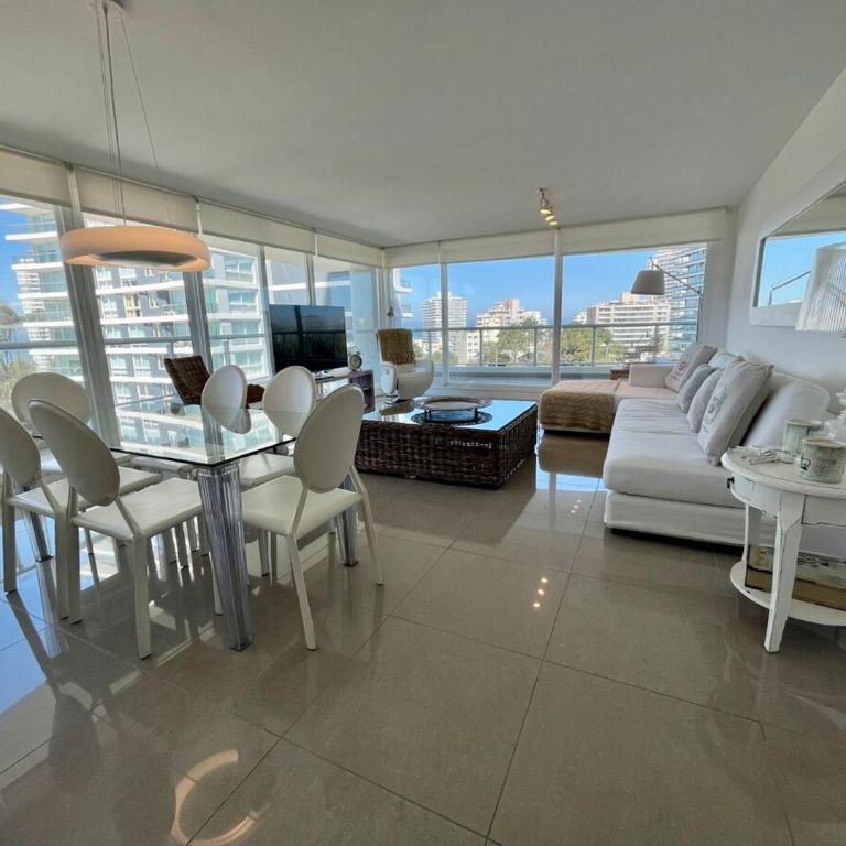 Relaxation and good taste just steps from the sea - Three-Bedroom Apartment - 34