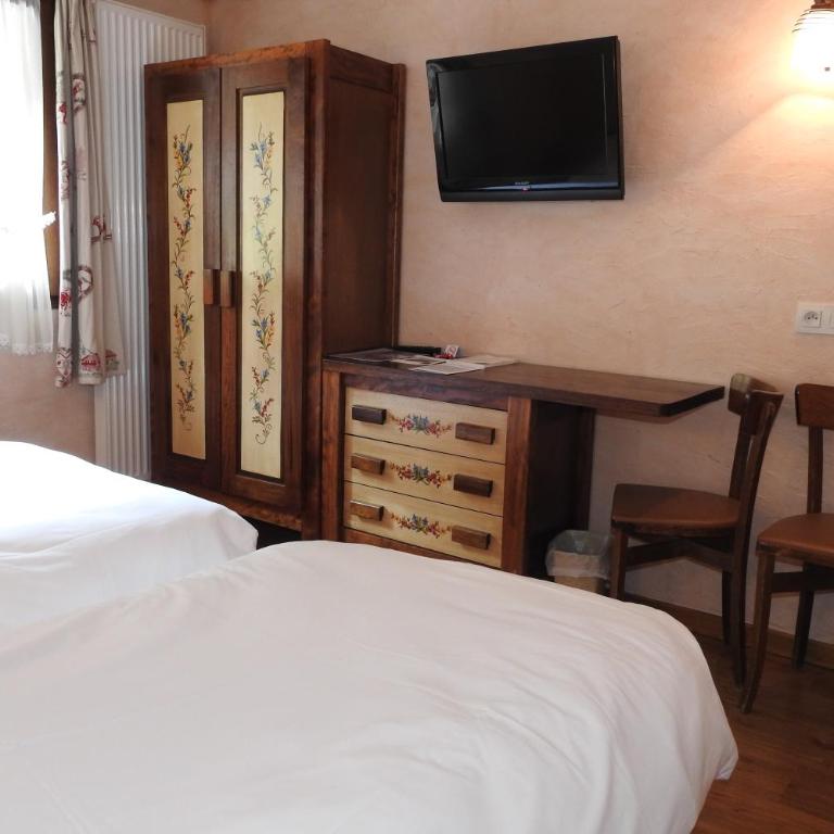 Hôtel Belalp - Chambre Lits Jumeaux - Vue sur Rue - 9