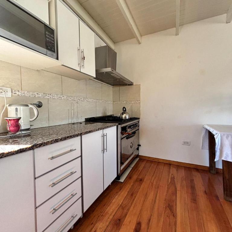Departamento en Tandil, zona Calvario, 2 habitaciones con wi fi y cochera - Apartamento de 2 dormitorios - 5