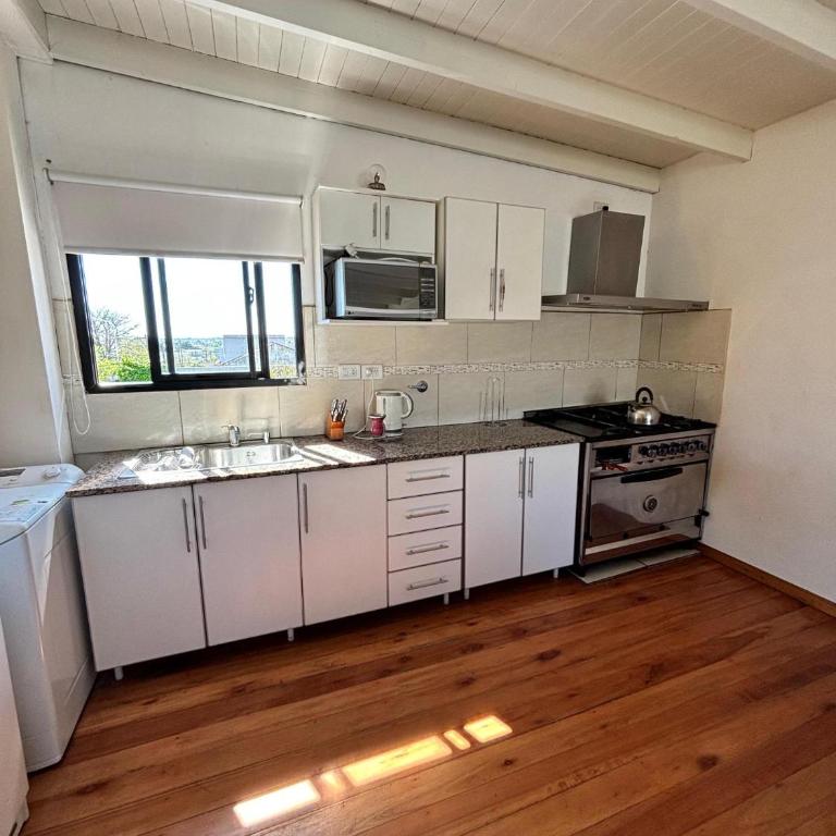 Departamento en Tandil, zona Calvario, 2 habitaciones con wi fi y cochera - Two-Bedroom Apartment - 6