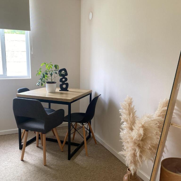 Departamento cálido y espacioso con estacionamiento privado - Apartamento de 2 dormitorios - 11