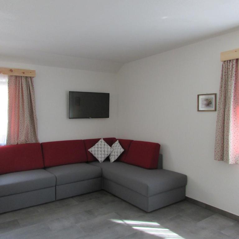Ferienwohnungen Maderebner - Apartment "Zirbenstube" mit 1 Schlafzimmer - 2