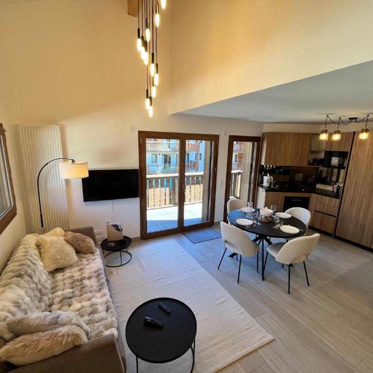 Duplex élégant au centre, vue vallée, confort moderne - FR-1-624-185 - Appartement - 1