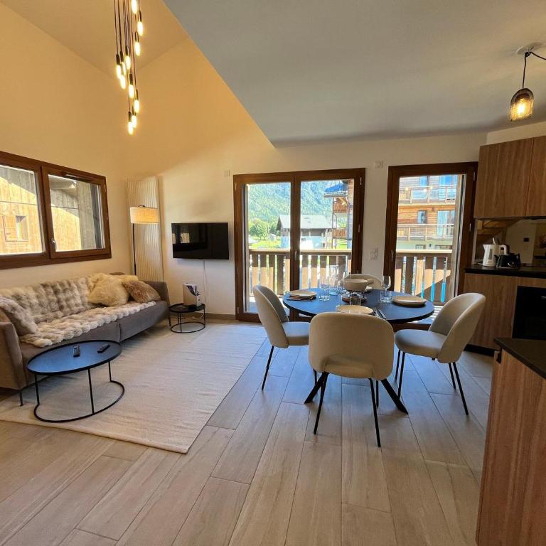 Duplex élégant au centre, vue vallée, confort moderne - FR-1-624-185 - Appartement - 5