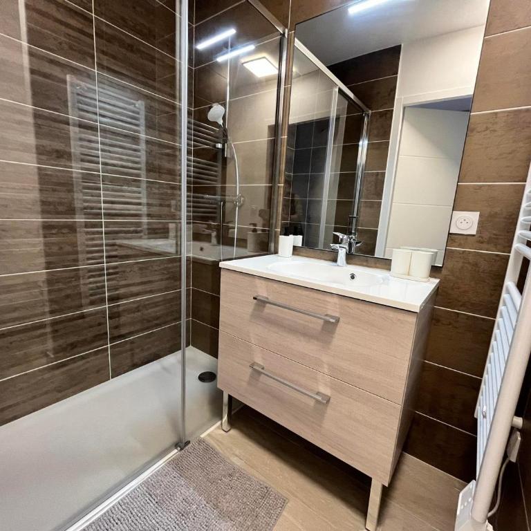 Duplex élégant au centre, vue vallée, confort moderne - FR-1-624-185 - Appartement - 14