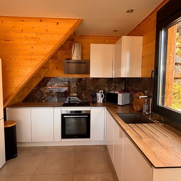 Chalet moderne 100m² pour 8 pers - Vue sur le lac - FR-1-758-44 - Chalet - 2