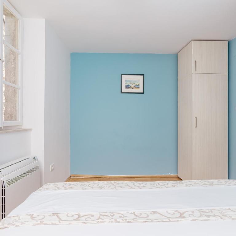 Old Town Museum Square Apartment - Deluxe Two-Bedroom Apartment - 26
